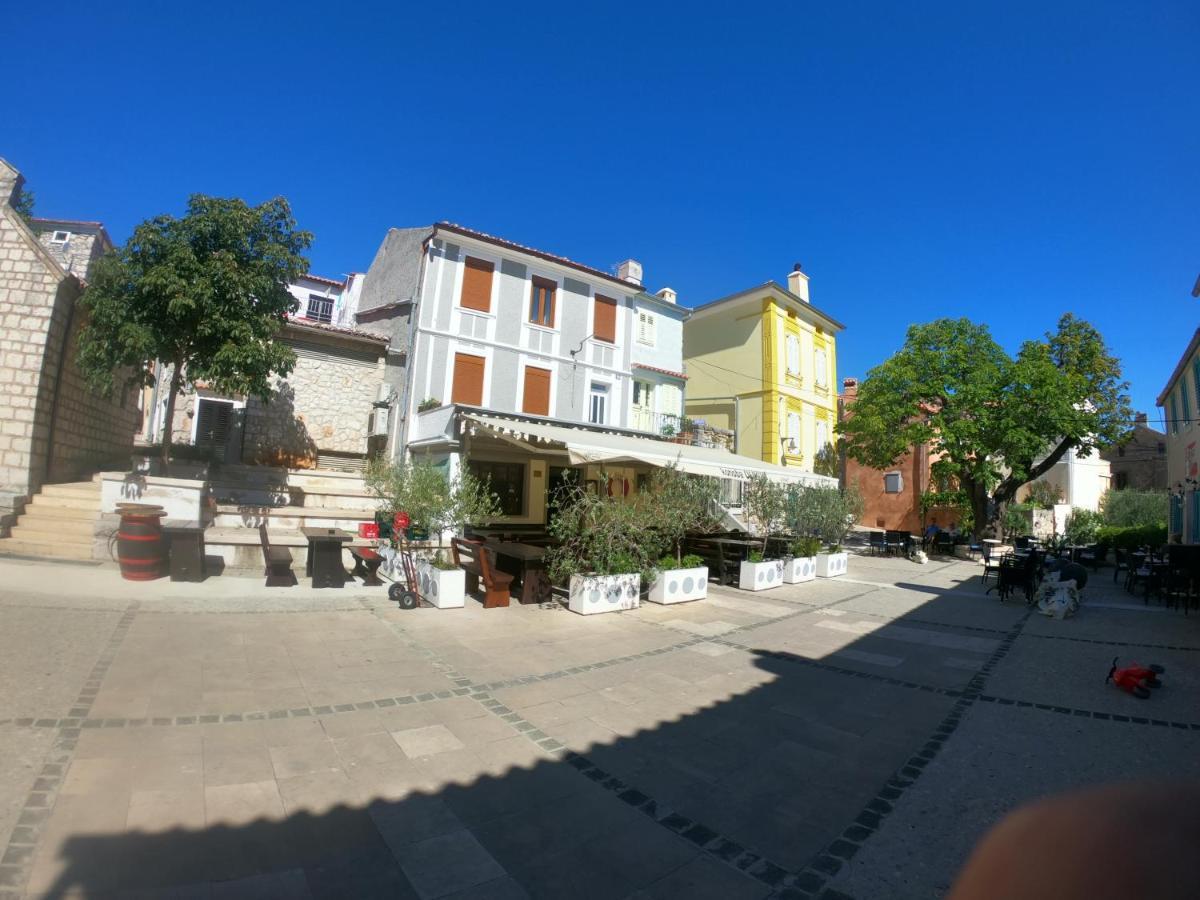 Apartmani Majetic Omišalj Eksteriør billede